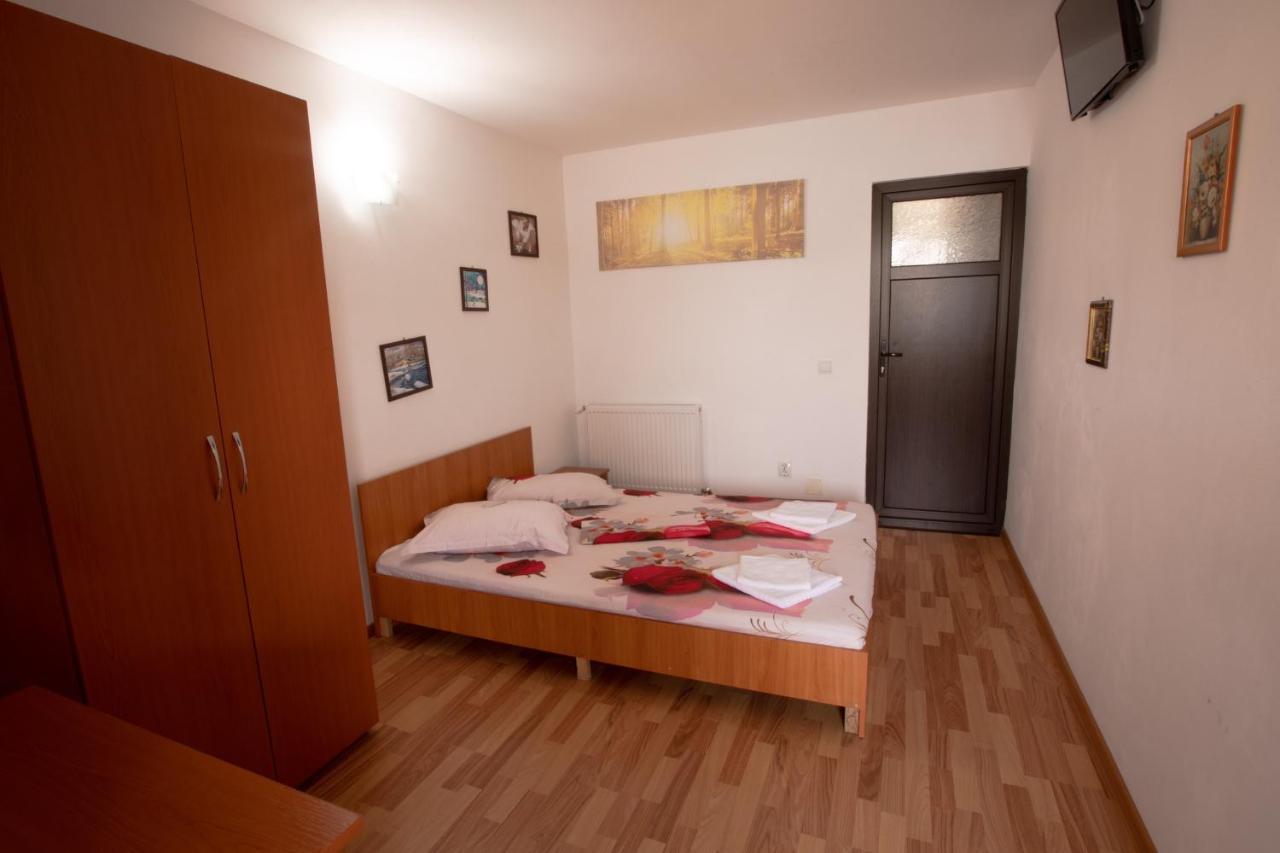 Hotel Casa Camelia à Dubova Extérieur photo